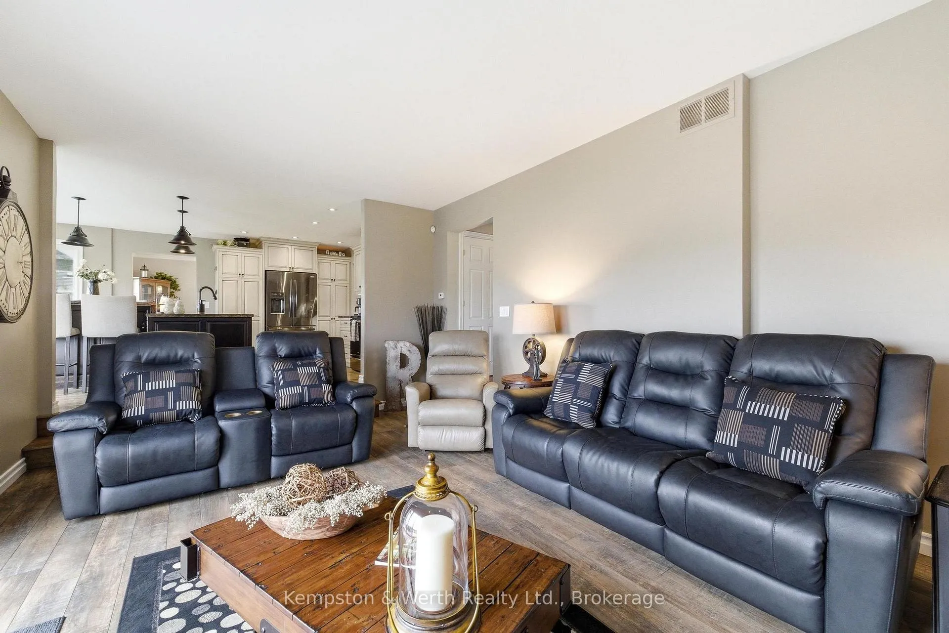 Photo 18 of 890 Perkin Crescent, North Perth, Listowel — HOMEH