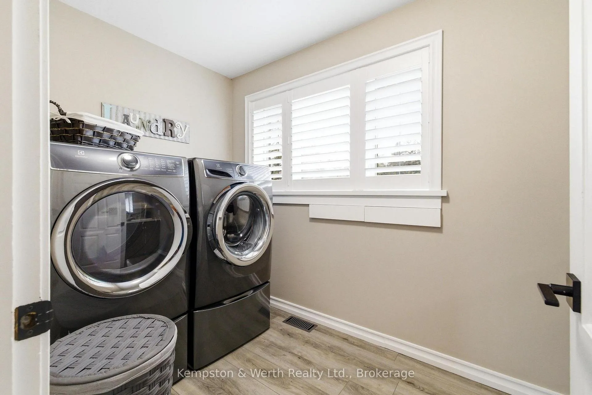 Photo 26 of 890 Perkin Crescent, North Perth, Listowel — HOMEH