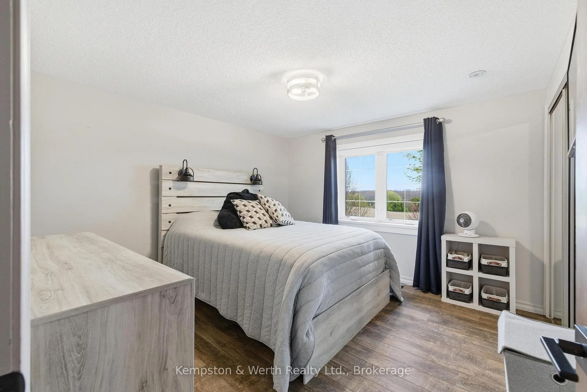 Photo 32 of 890 Perkin Crescent, North Perth, Listowel — HOMEH