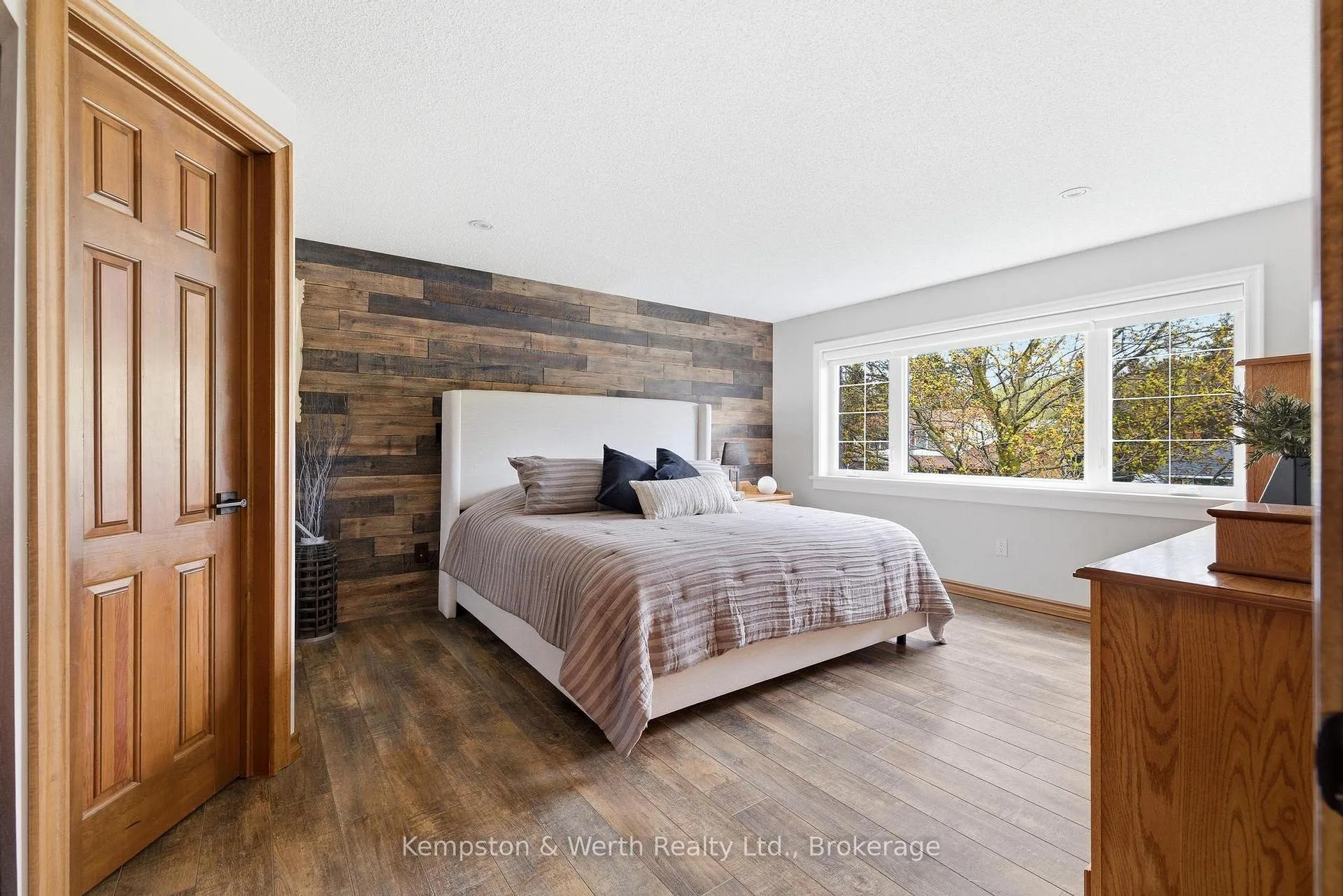 Photo 35 of 890 Perkin Crescent, North Perth, Listowel — HOMEH