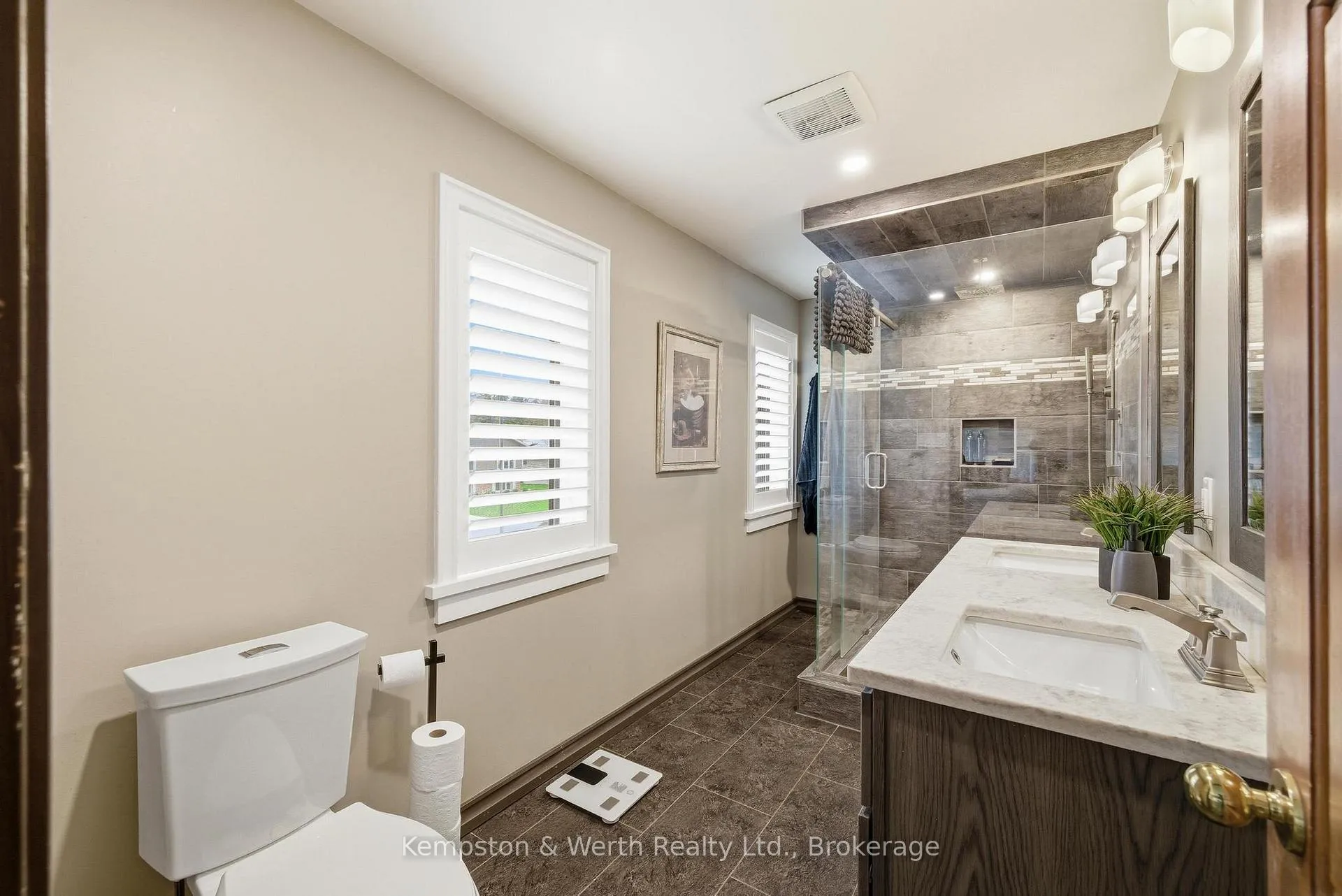 Photo 37 of 890 Perkin Crescent, North Perth, Listowel — HOMEH