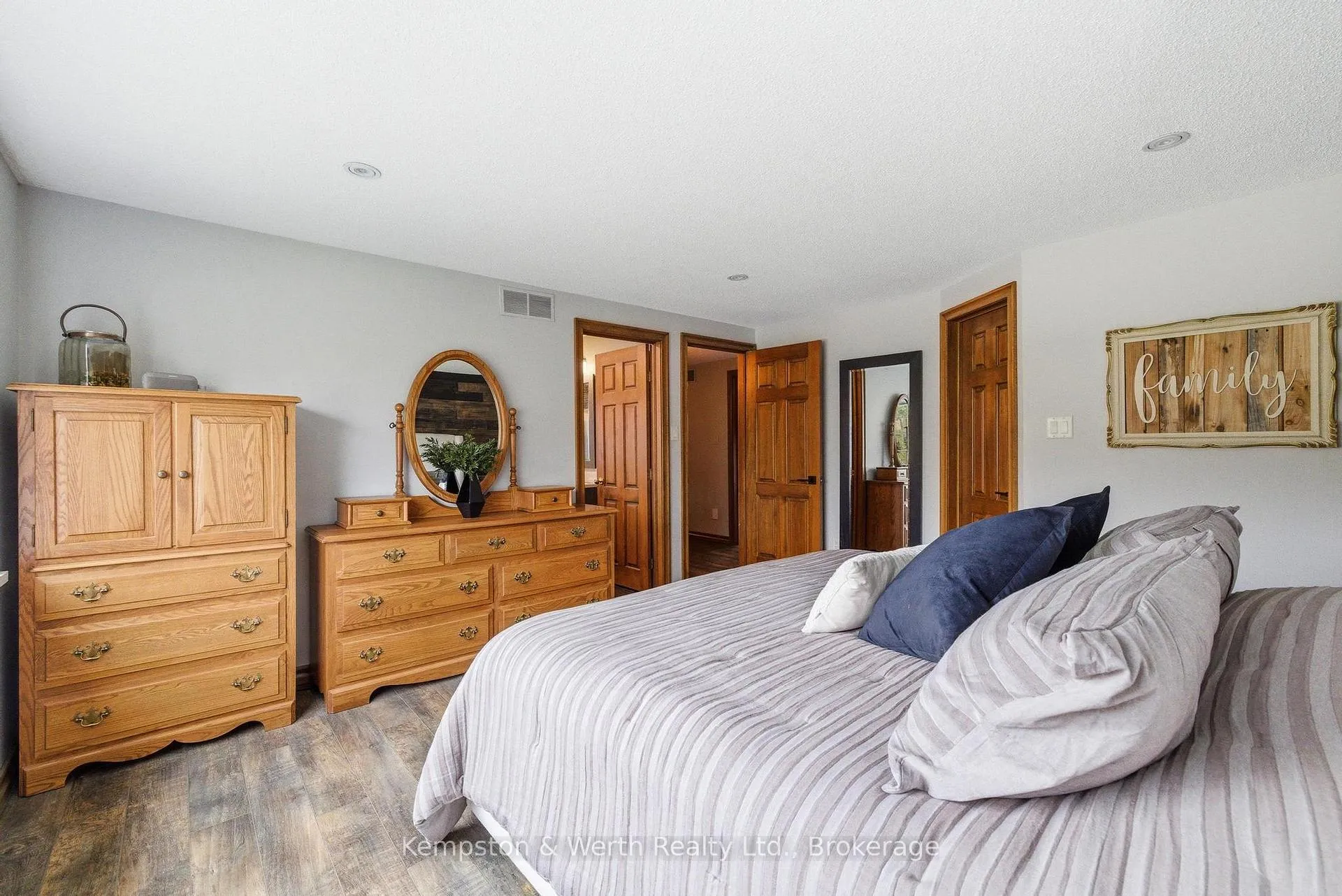 Photo 38 of 890 Perkin Crescent, North Perth, Listowel — HOMEH