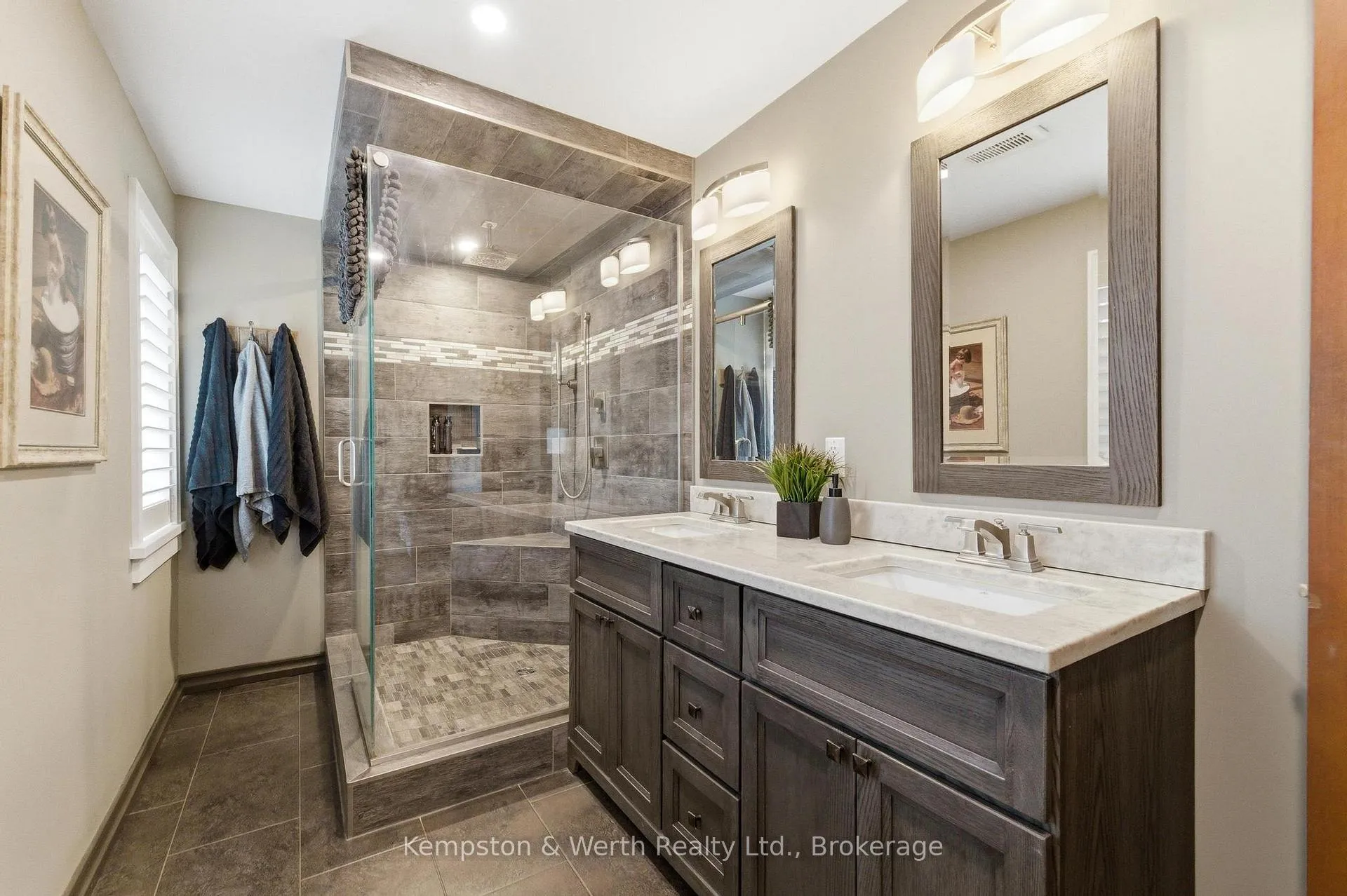 Photo 39 of 890 Perkin Crescent, North Perth, Listowel — HOMEH