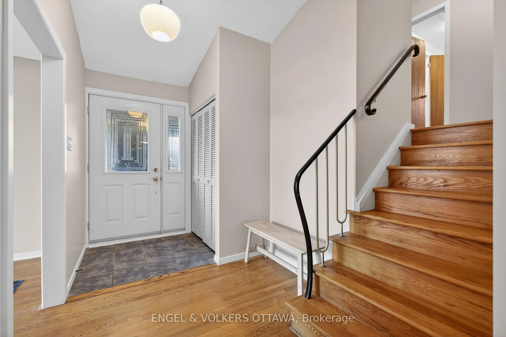 Photo 4 of 1795 Devlin Crescent, Ottawa, Playfair Park — HOMEH