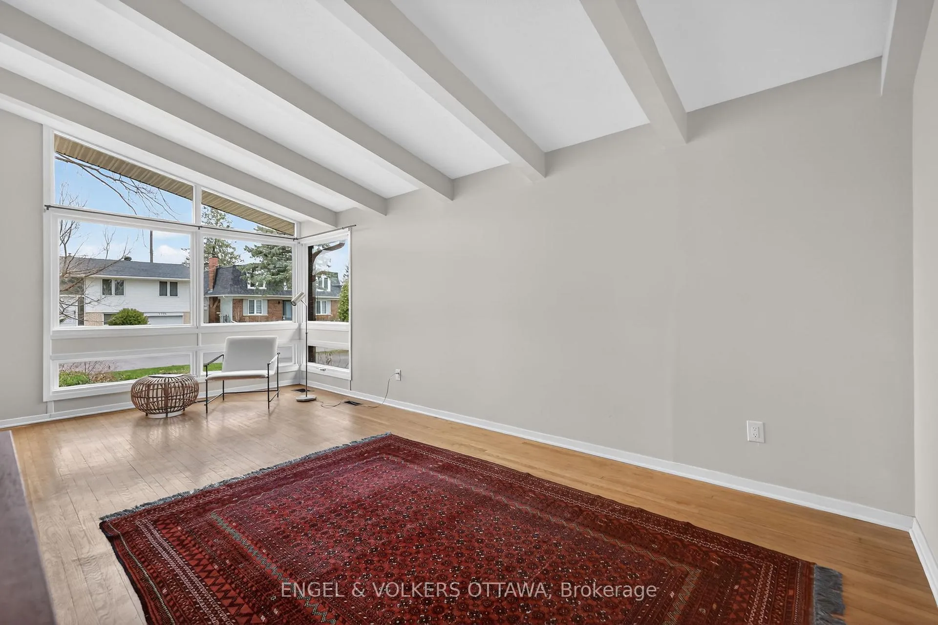 Photo 7 of 1795 Devlin Crescent, Ottawa, Playfair Park — HOMEH