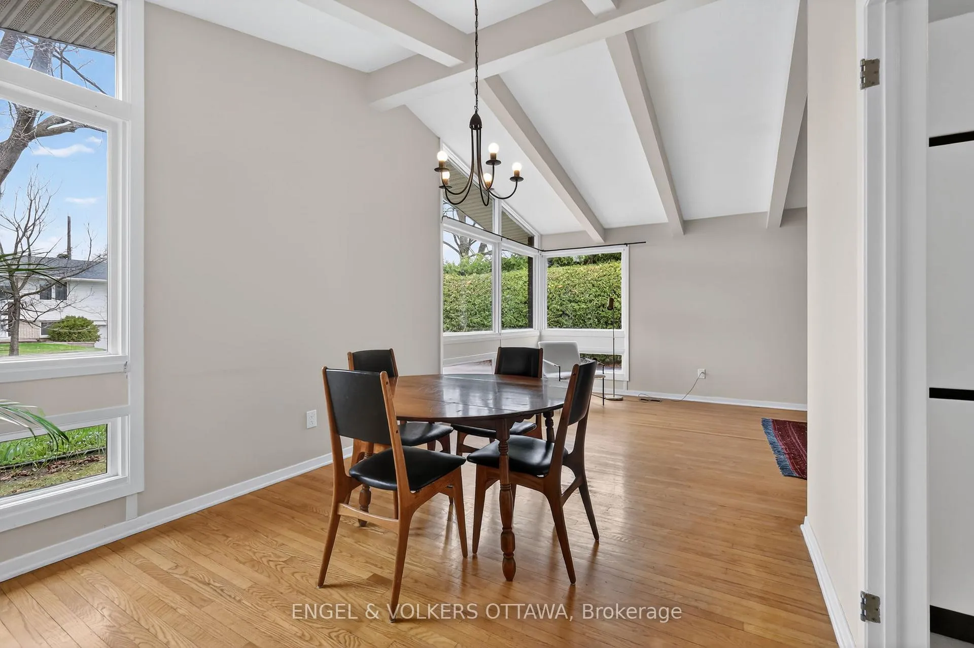 Photo 10 of 1795 Devlin Crescent, Ottawa, Playfair Park — HOMEH