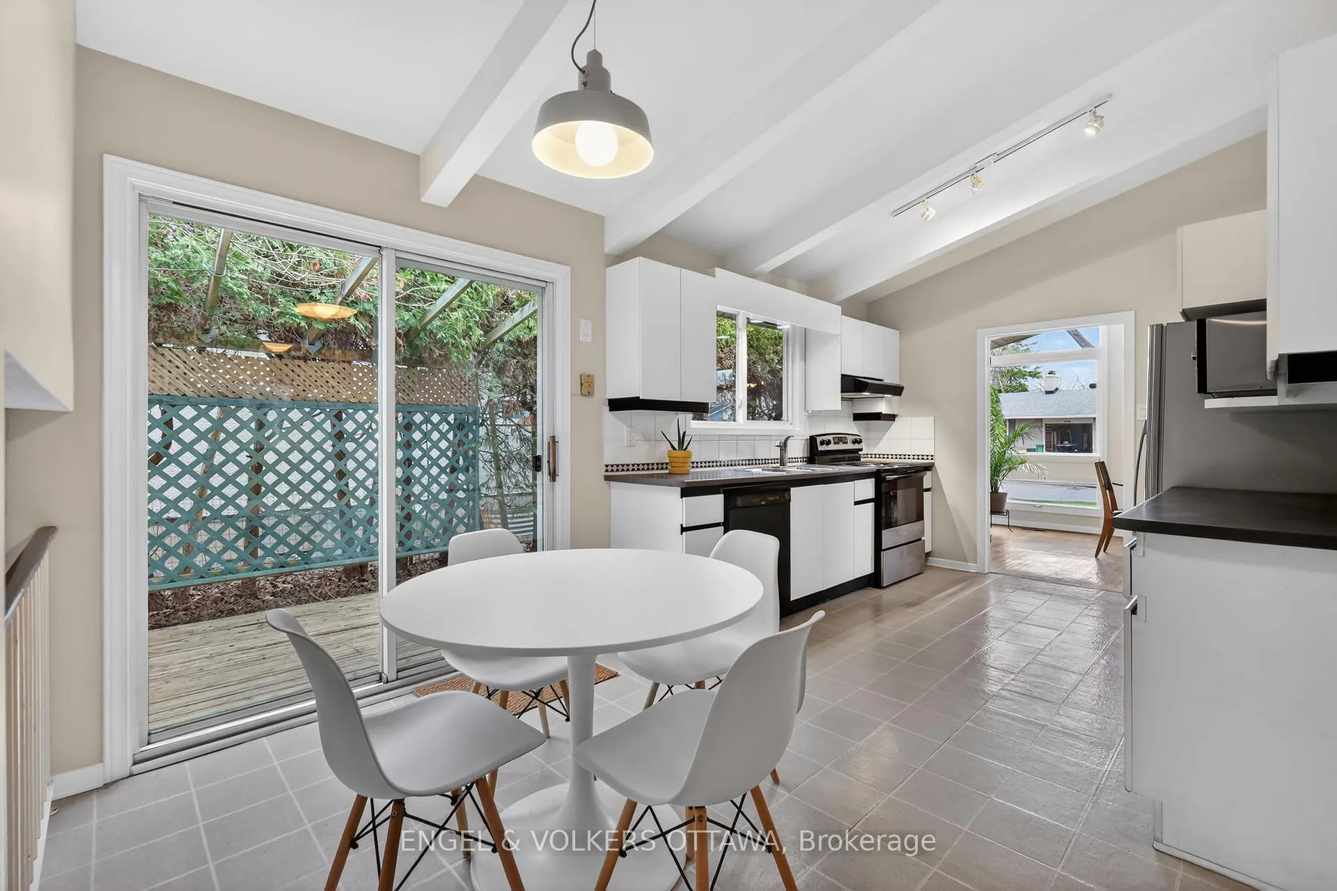 Photo 15 of 1795 Devlin Crescent, Ottawa, Playfair Park — HOMEH