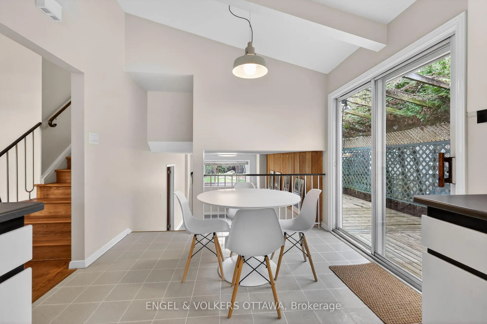 Photo 17 of 1795 Devlin Crescent, Ottawa, Playfair Park — HOMEH