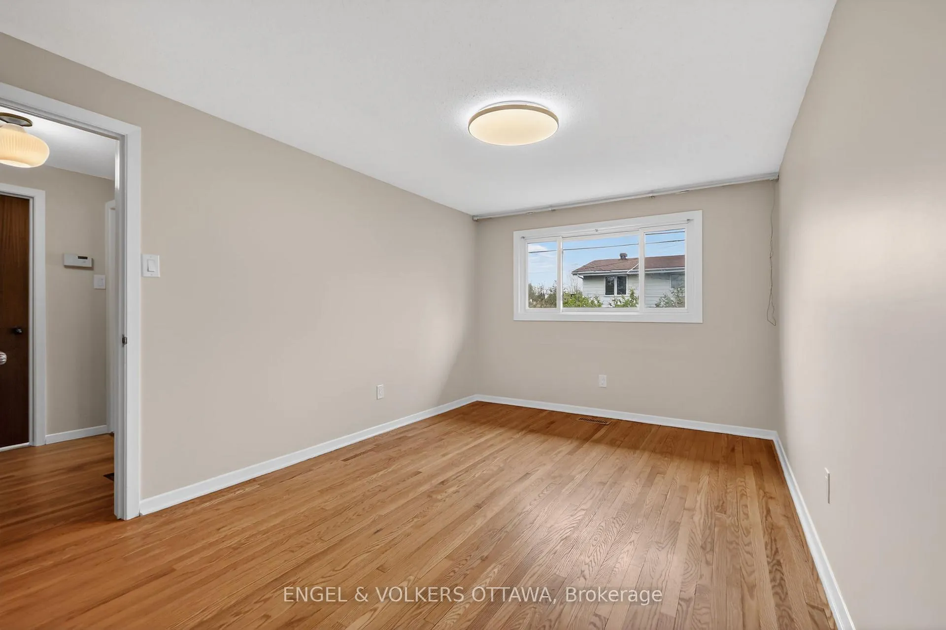 Photo 23 of 1795 Devlin Crescent, Ottawa, Playfair Park — HOMEH