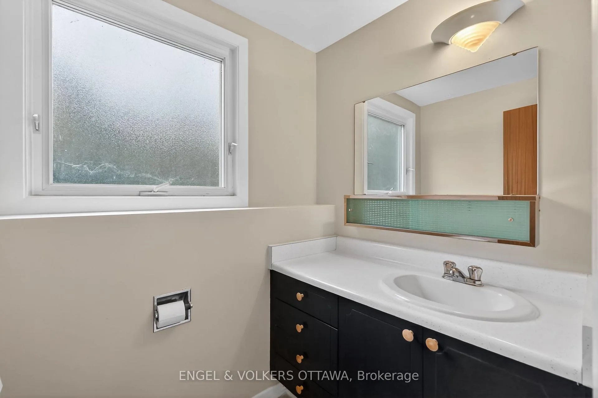 Photo 30 of 1795 Devlin Crescent, Ottawa, Playfair Park — HOMEH