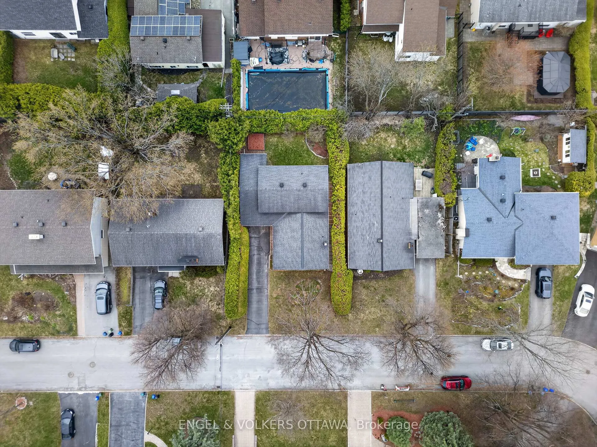 Photo 38 of 1795 Devlin Crescent, Ottawa, Playfair Park — HOMEH