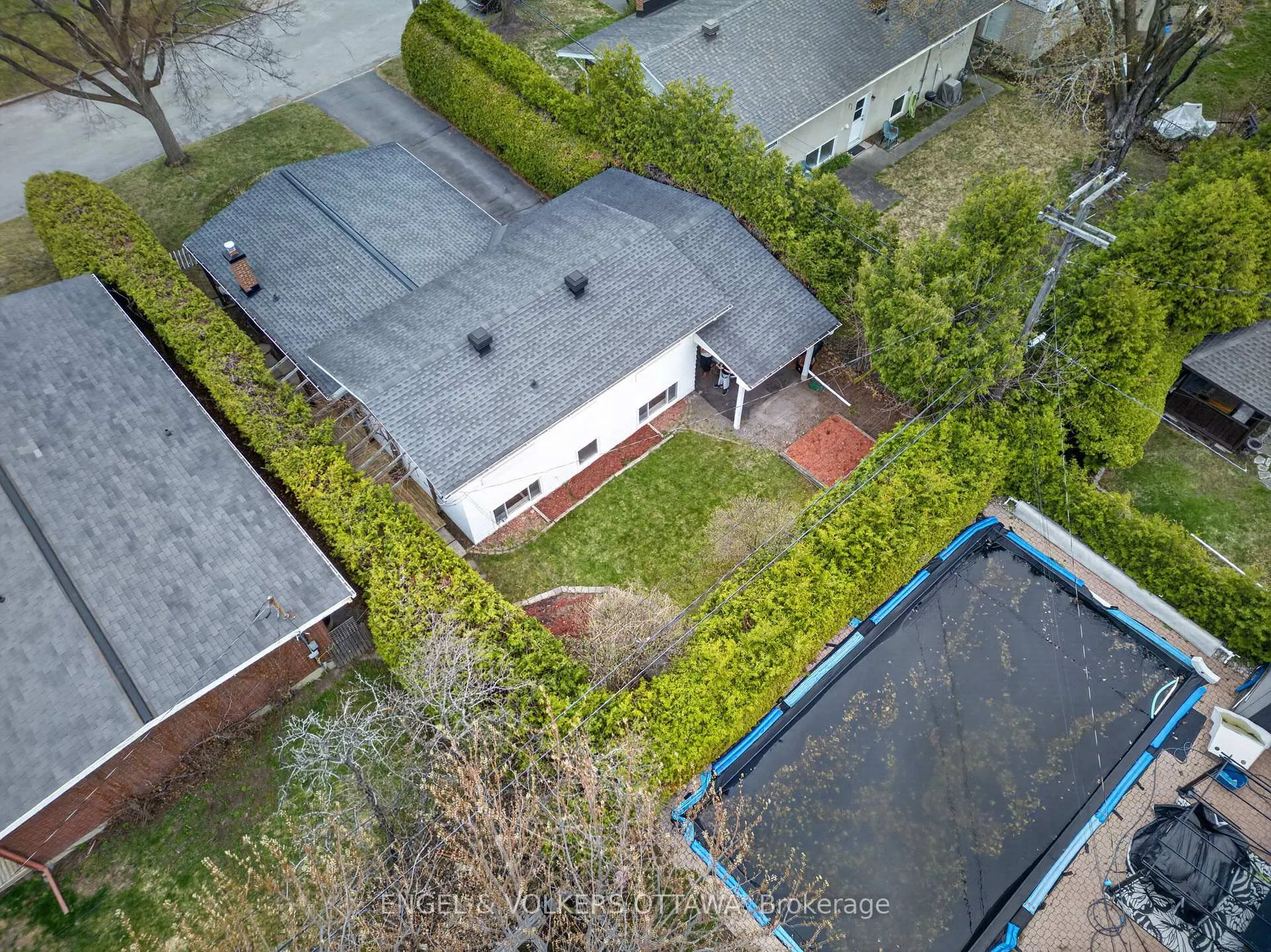 Photo 39 of 1795 Devlin Crescent, Ottawa, Playfair Park — HOMEH