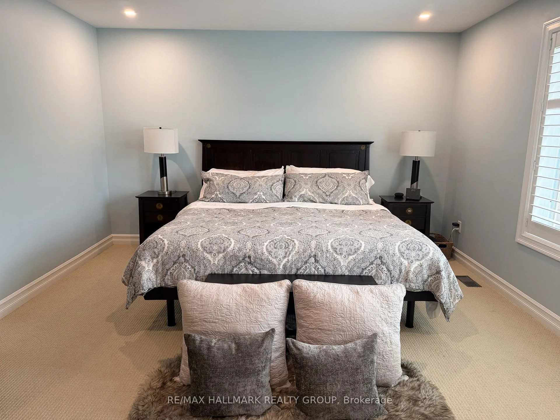 Photo 16 of 300 Amita Crescent, Ottawa, Mooneys Bay — HOMEH