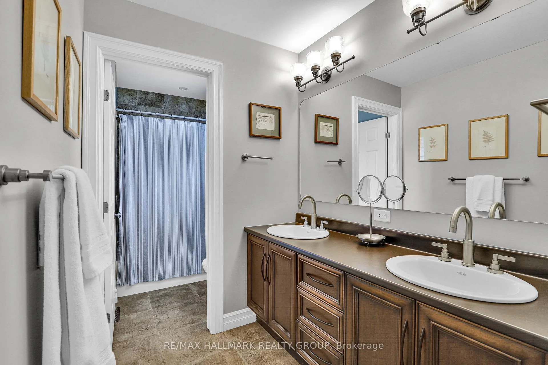 Photo 21 of 300 Amita Crescent, Ottawa, Mooneys Bay — HOMEH