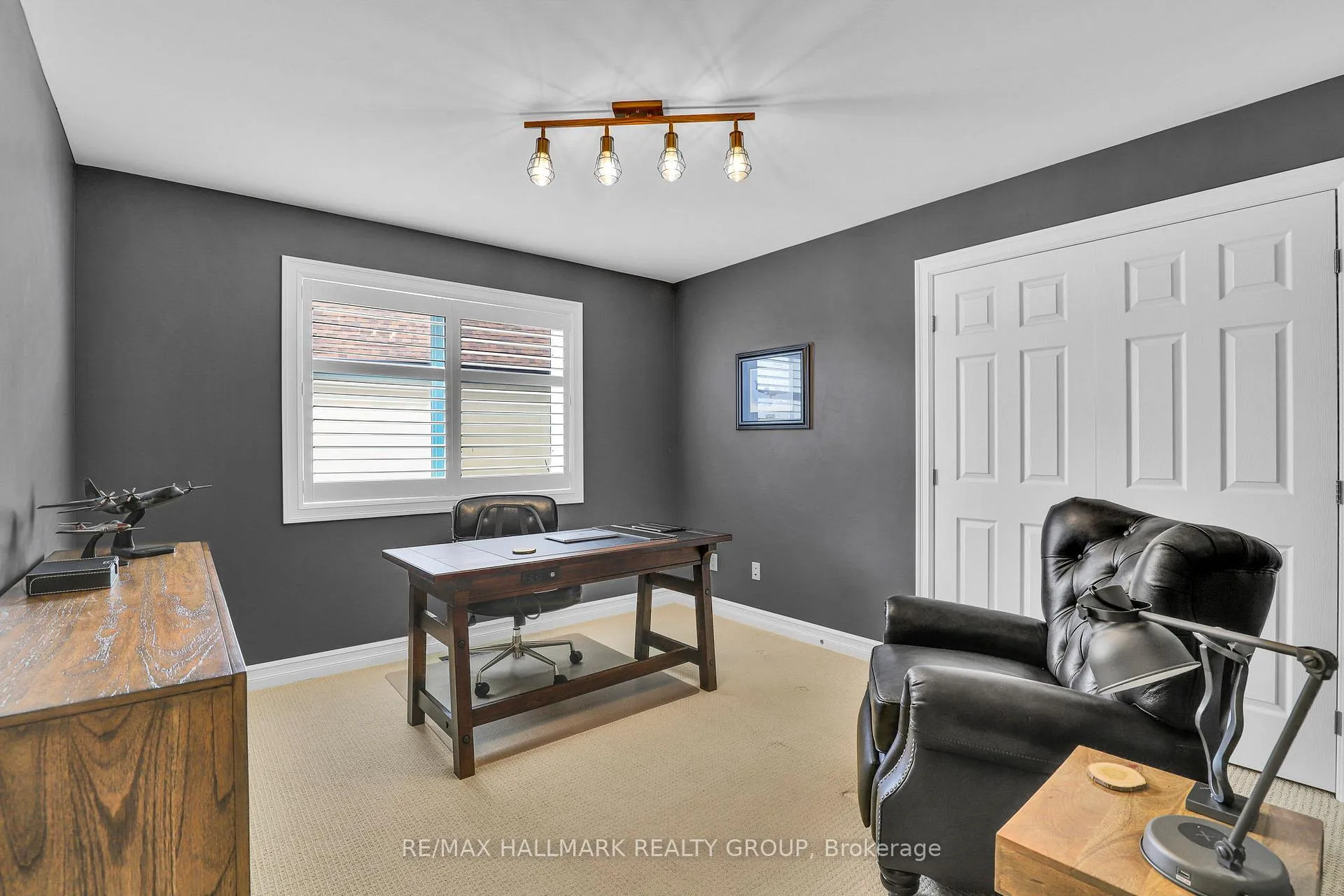 Photo 22 of 300 Amita Crescent, Ottawa, Mooneys Bay — HOMEH