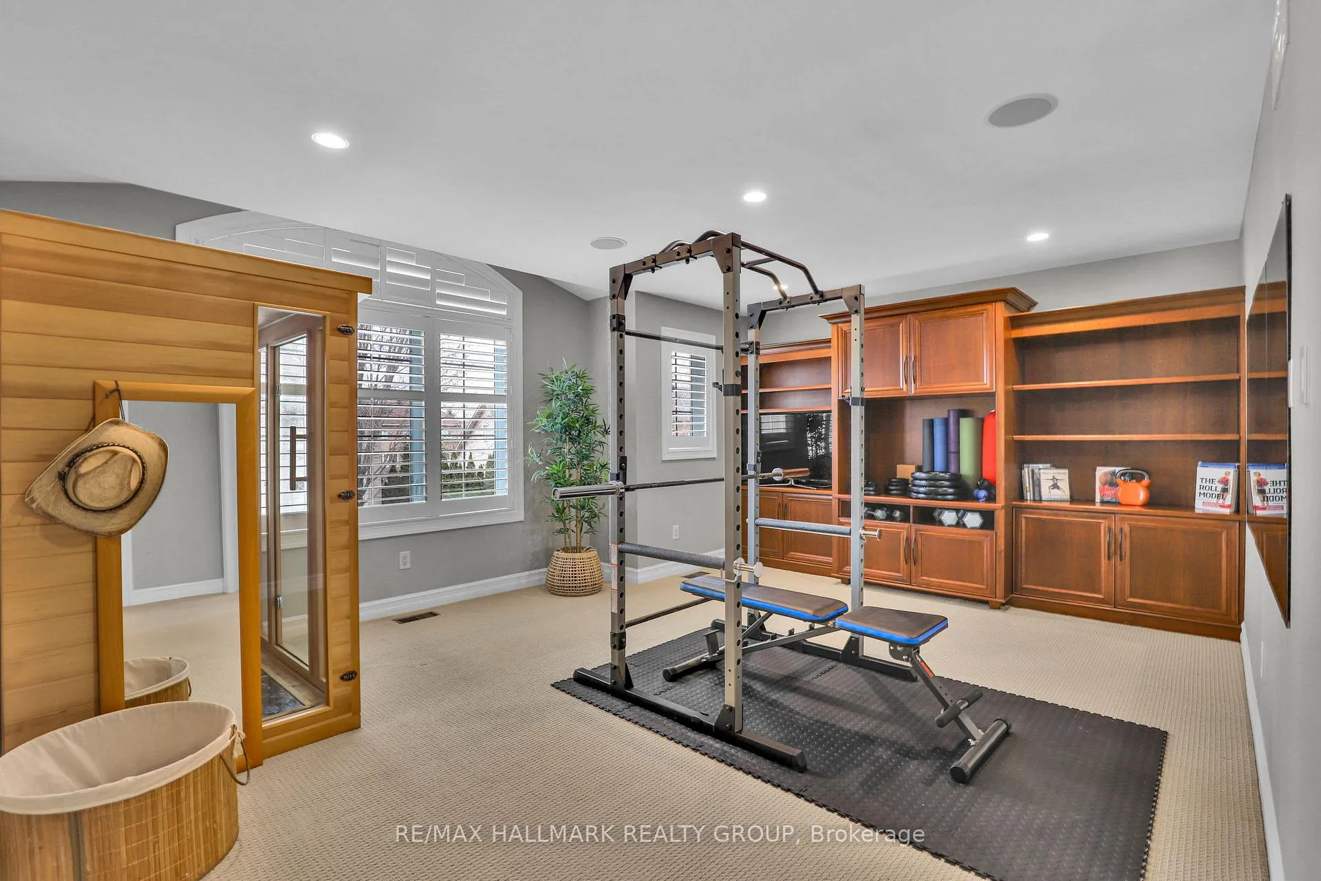 Photo 23 of 300 Amita Crescent, Ottawa, Mooneys Bay — HOMEH