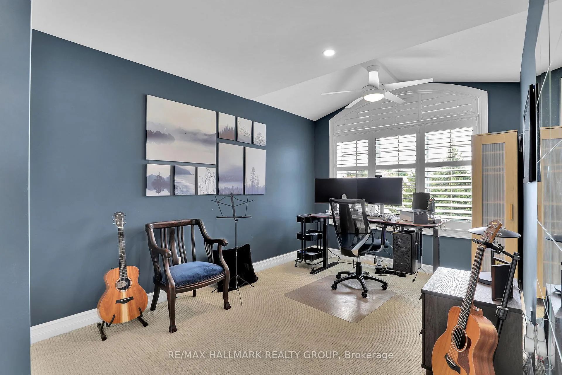 Photo 25 of 300 Amita Crescent, Ottawa, Mooneys Bay — HOMEH