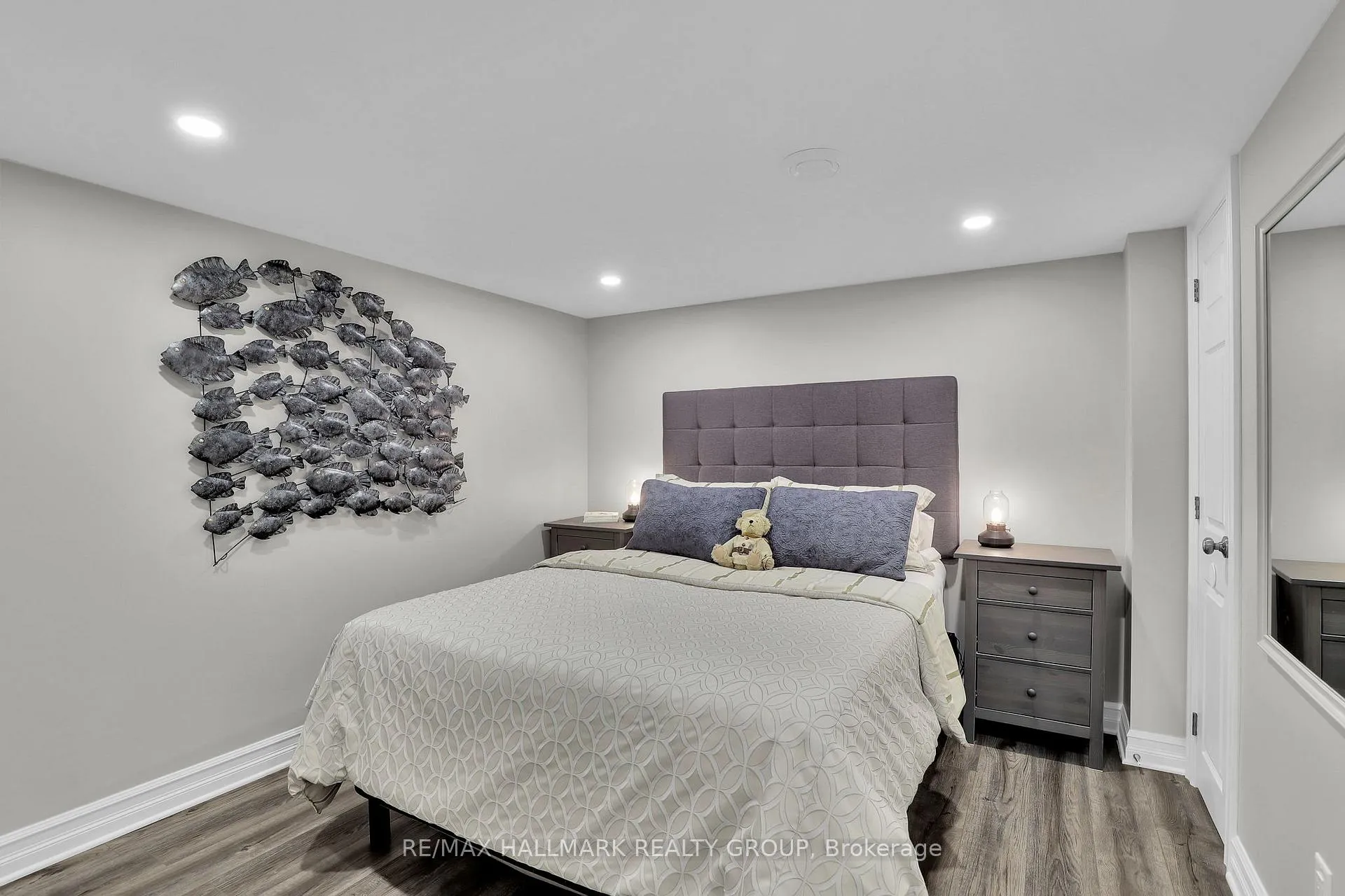 Photo 30 of 300 Amita Crescent, Ottawa, Mooneys Bay — HOMEH