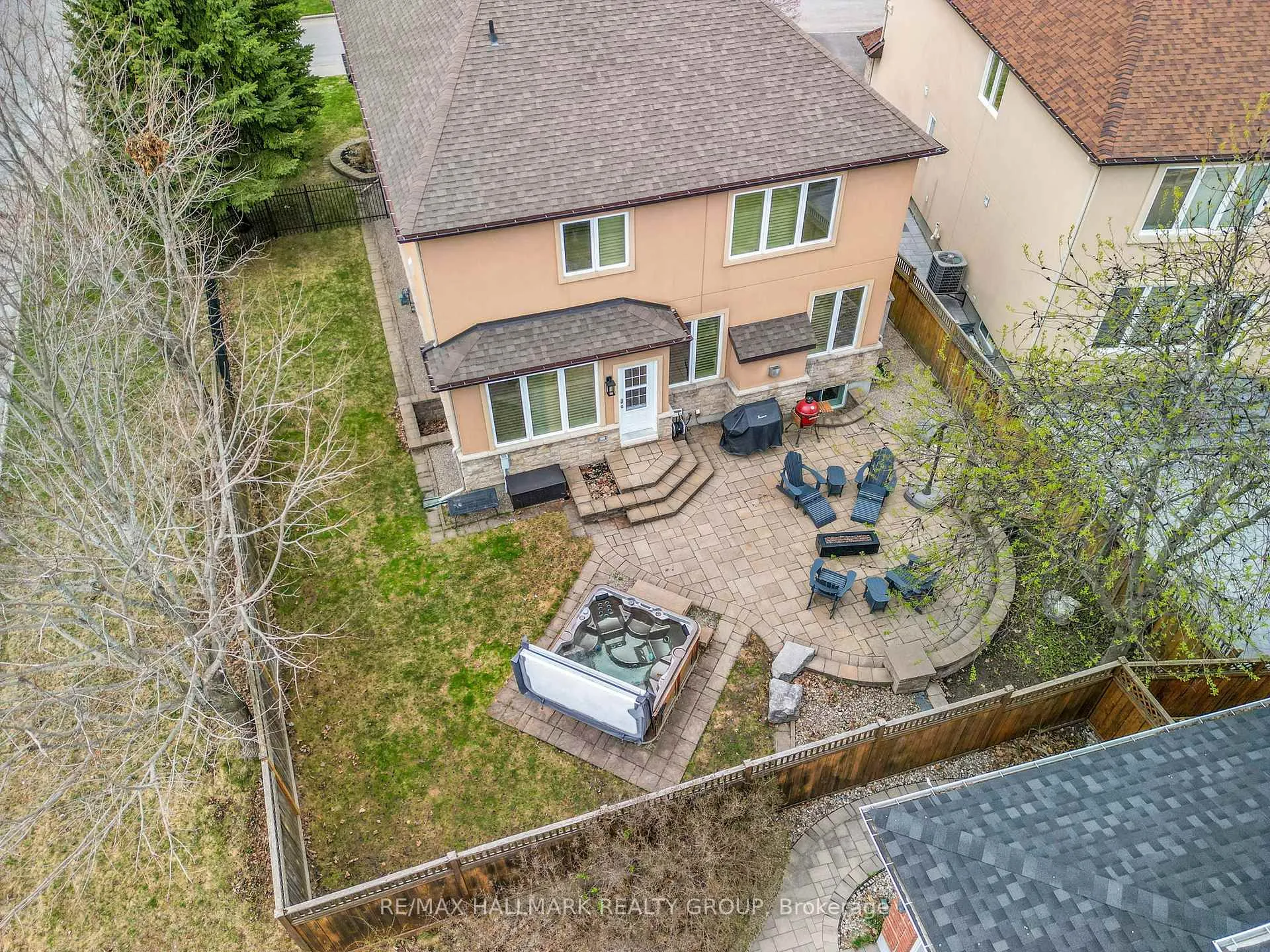 Photo 32 of 300 Amita Crescent, Ottawa, Mooneys Bay — HOMEH