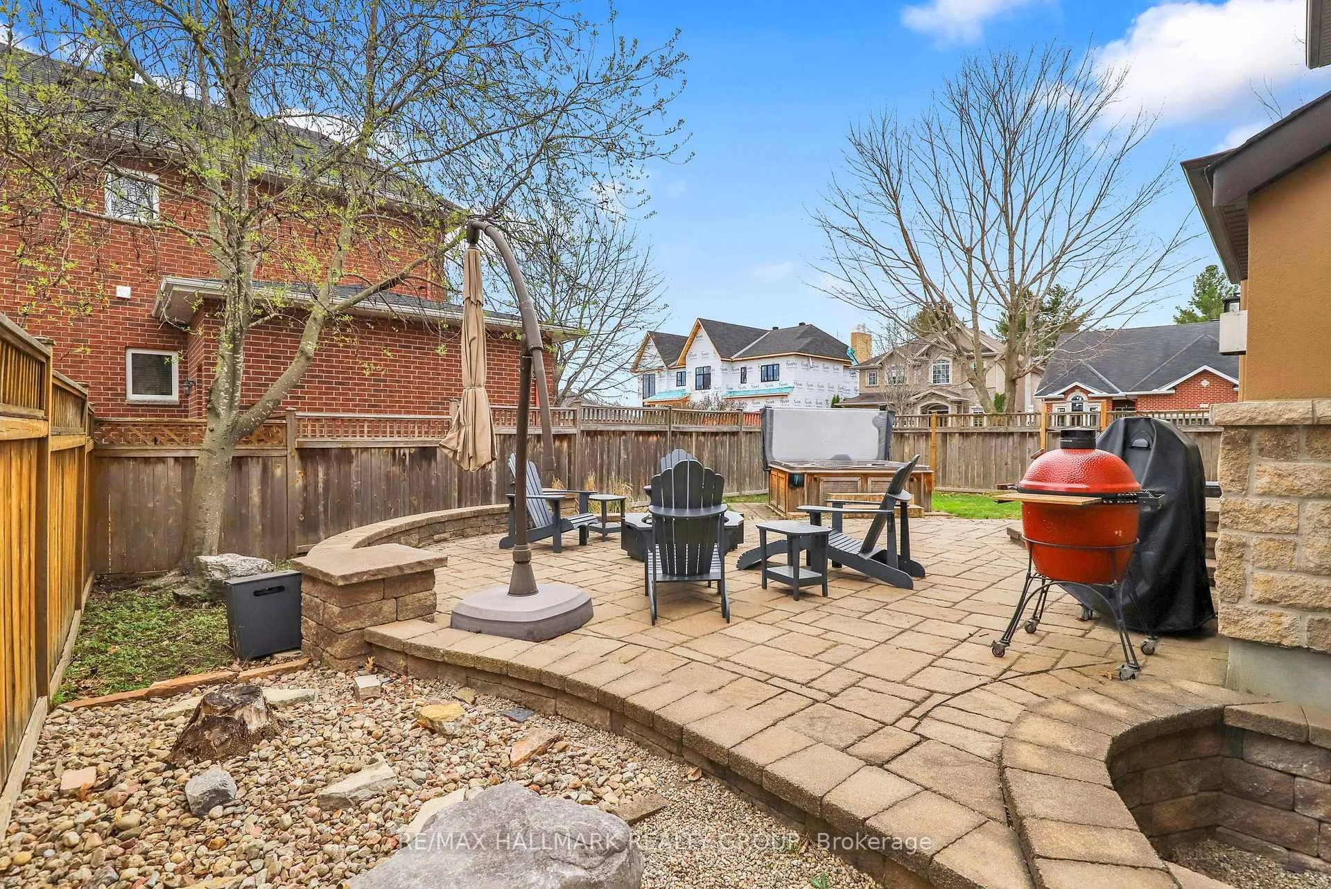 Photo 34 of 300 Amita Crescent, Ottawa, Mooneys Bay — HOMEH
