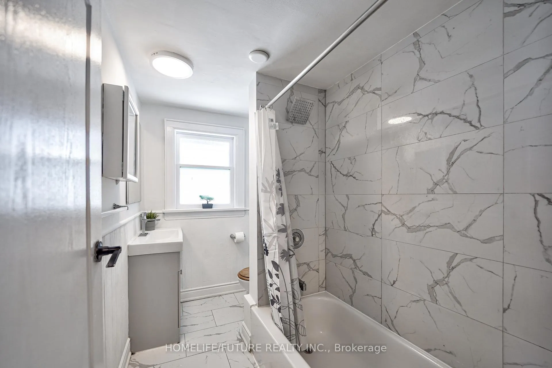 Photo 24 of 268 Ritson Road S, Oshawa, Central — HOMEH