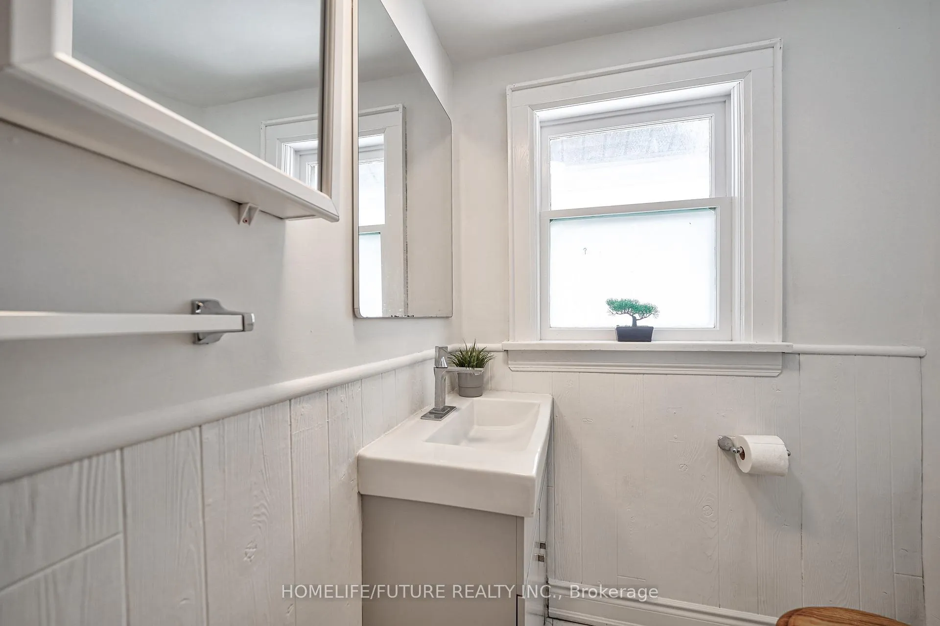 Photo 25 of 268 Ritson Road S, Oshawa, Central — HOMEH