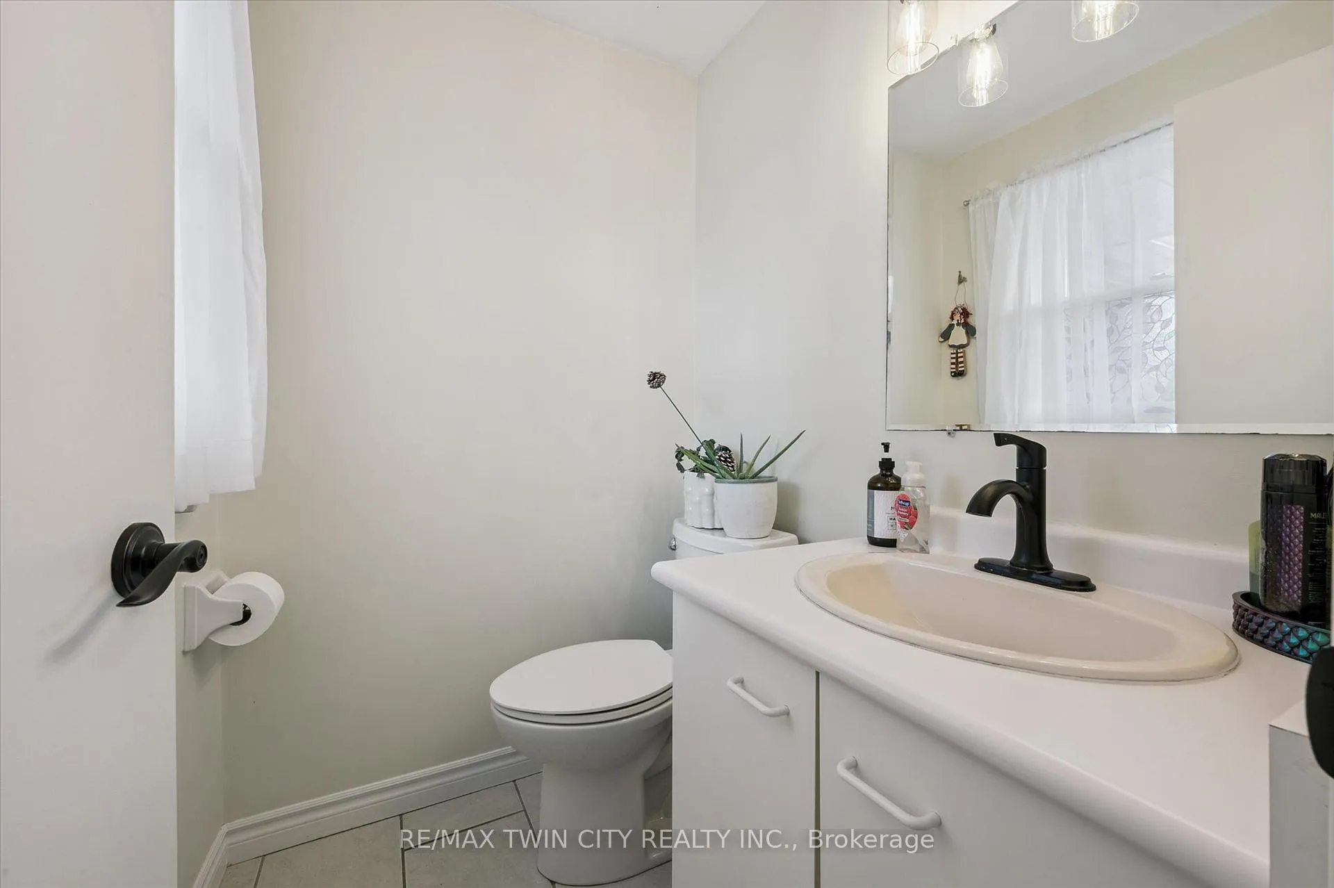 Photo 20 of 37 Edgemere Drive, Cambridge, Christopher-Champlain — HOMEH