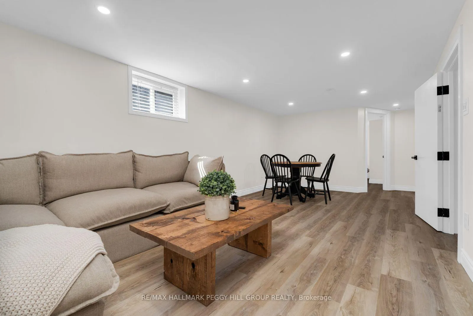 Photo 11 of 22 Agnes Street, Barrie, Wellington — HOMEH