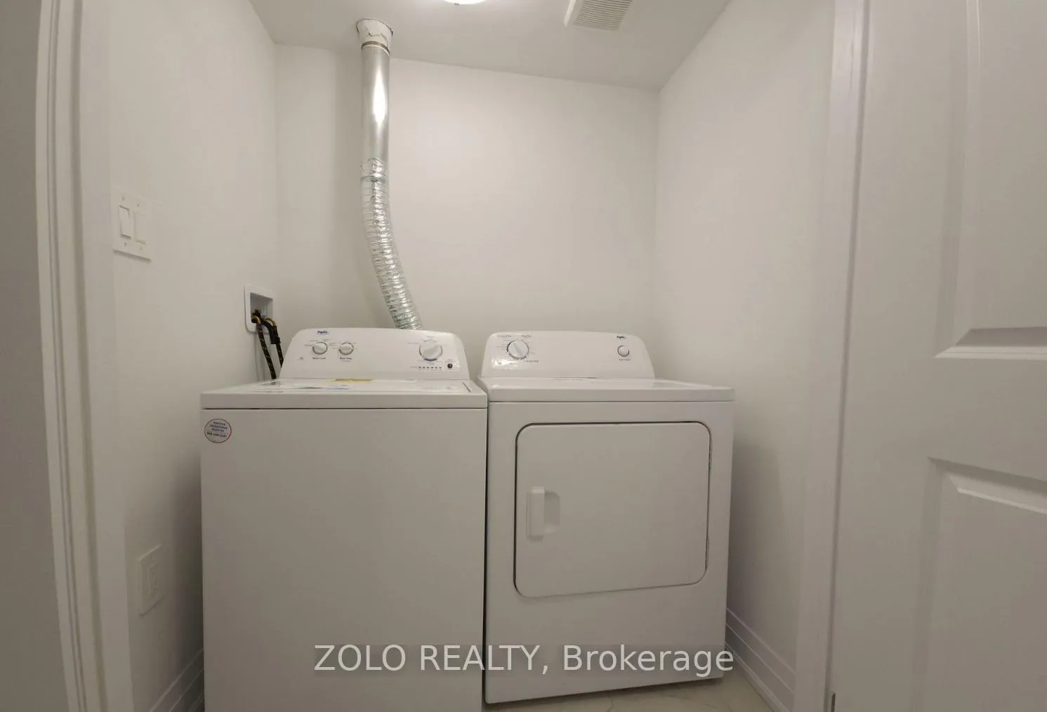 Photo 10 of Unit Lower, 122 Franklin Trail, Barrie, Rural Barrie Southwest — HOMEH