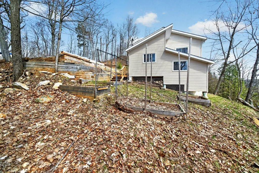 Photo 10 of 1076 Valley Lane, Frontenac, Frontenac Centre — HOMEH