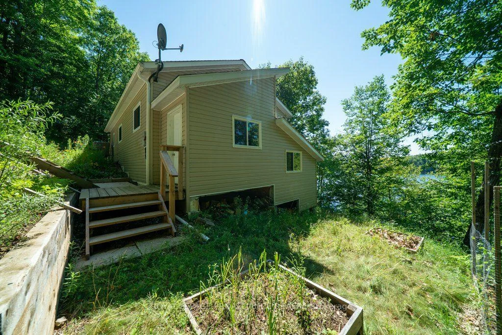 Photo 11 of 1076 Valley Lane, Frontenac, Frontenac Centre — HOMEH