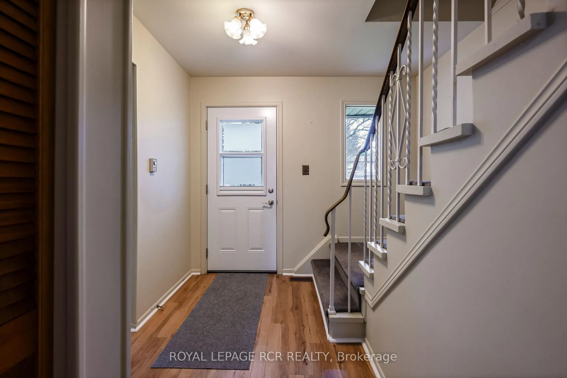Photo 4 of 418 Pineview Gardens, Shelburne — HOMEH