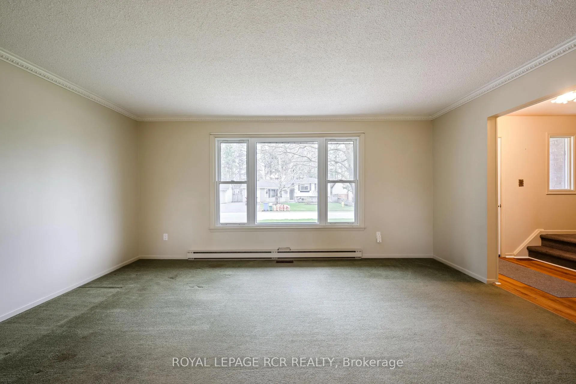 Photo 10 of 418 Pineview Gardens, Shelburne — HOMEH