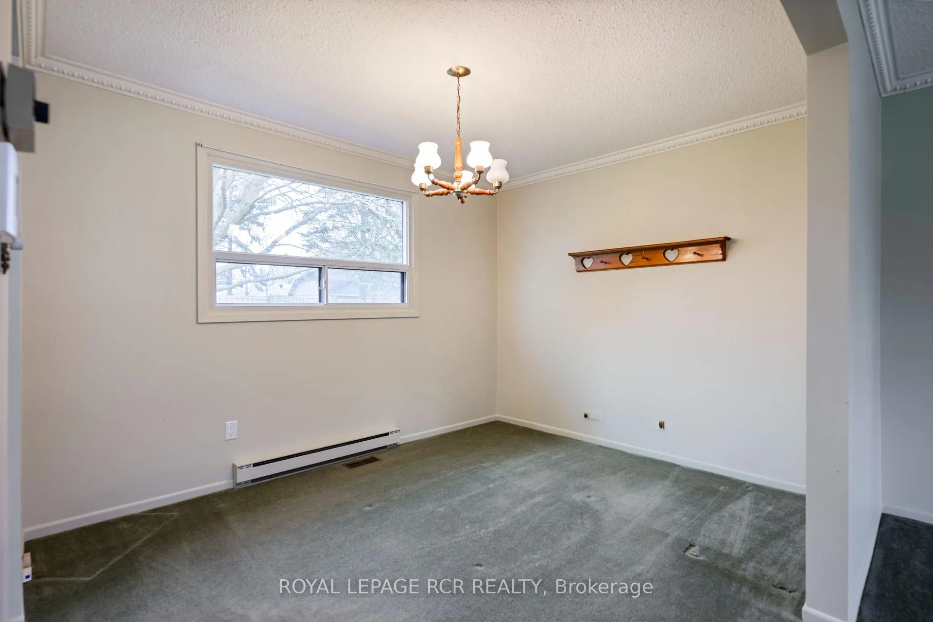 Photo 12 of 418 Pineview Gardens, Shelburne — HOMEH