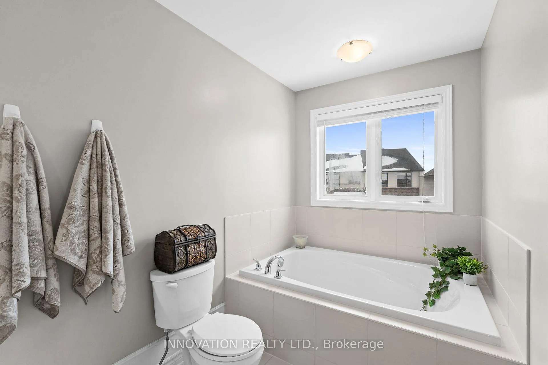 Photo 16 of 525 Grand Tully Way, Ottawa, Riverside South — HOMEH