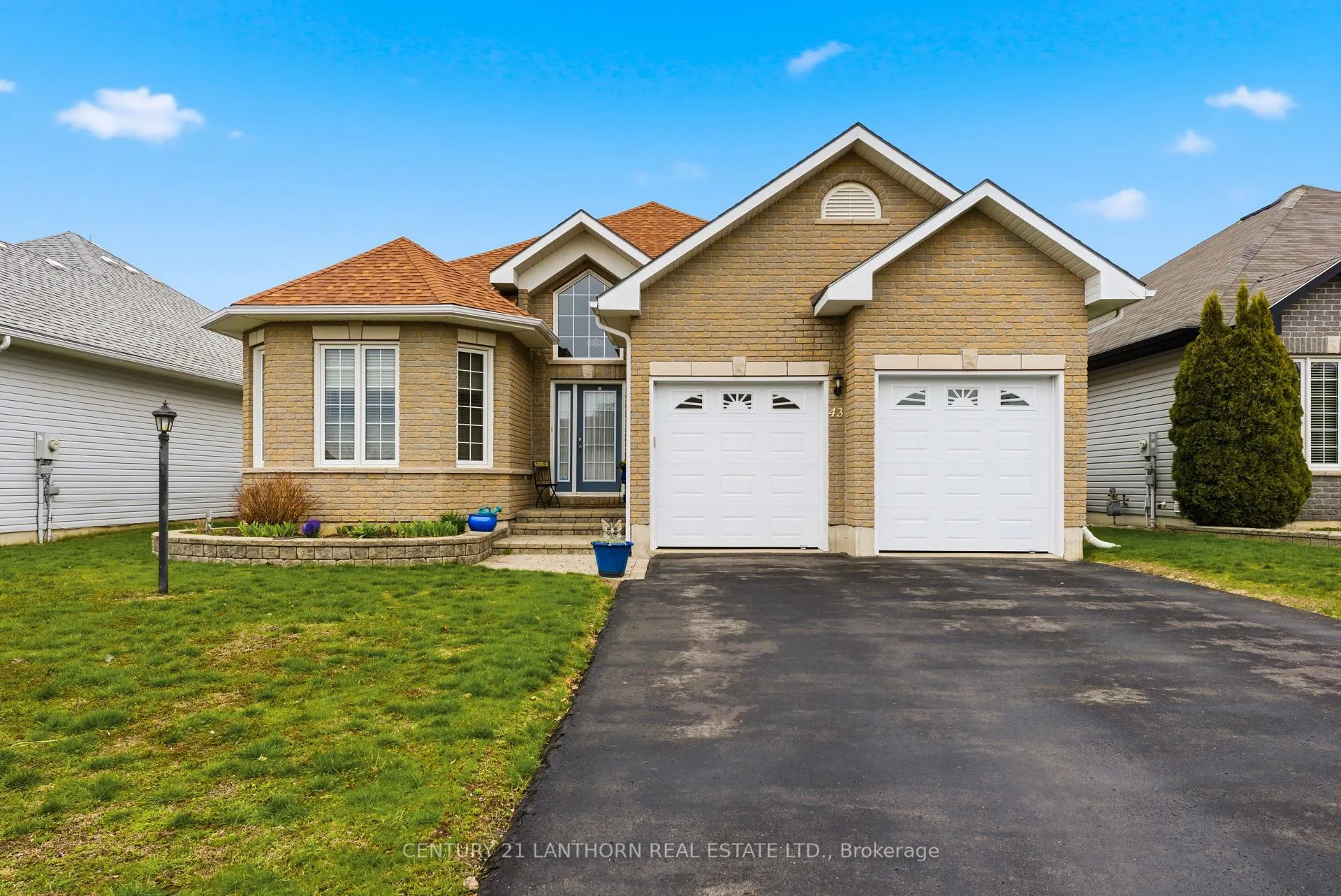 Photo 1 of 43 Aletha Drive N, Prince Edward County, Wellington Ward — HOMEH