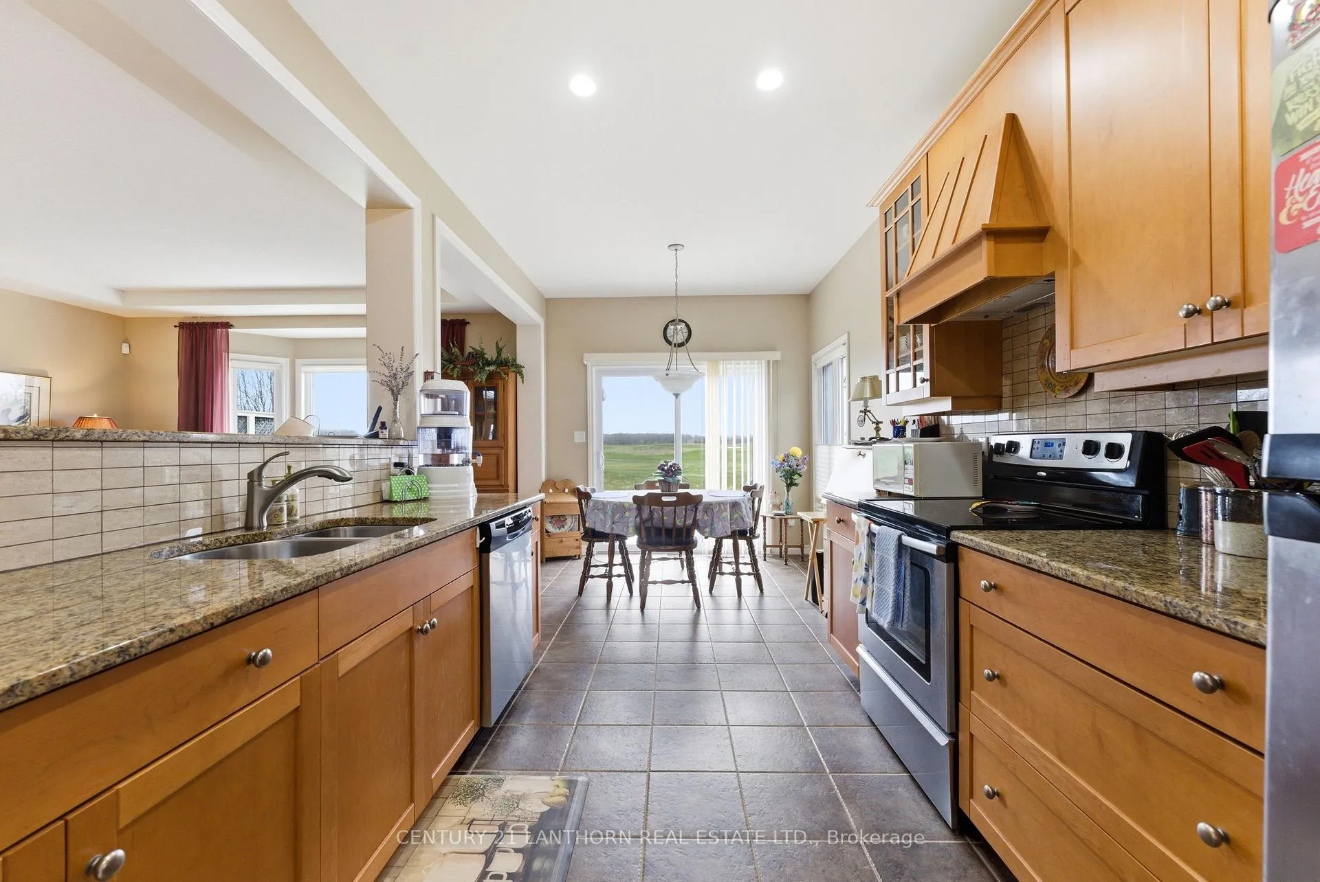 Photo 10 of 43 Aletha Drive N, Prince Edward County, Wellington Ward — HOMEH