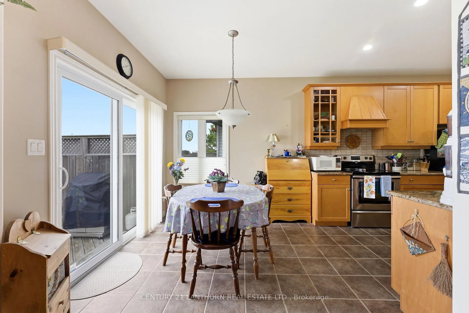 Photo 12 of 43 Aletha Drive N, Prince Edward County, Wellington Ward — HOMEH