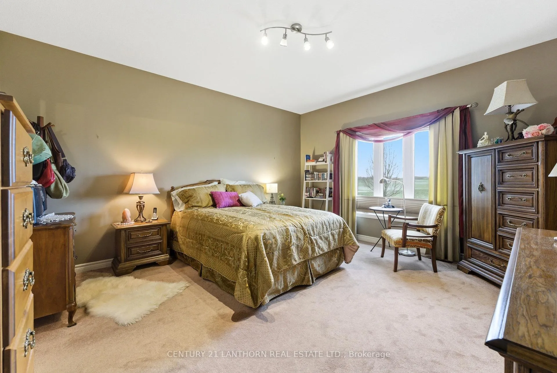 Photo 16 of 43 Aletha Drive N, Prince Edward County, Wellington Ward — HOMEH