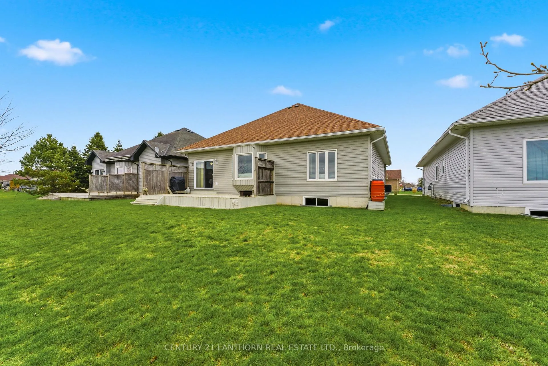 Photo 36 of 43 Aletha Drive N, Prince Edward County, Wellington Ward — HOMEH