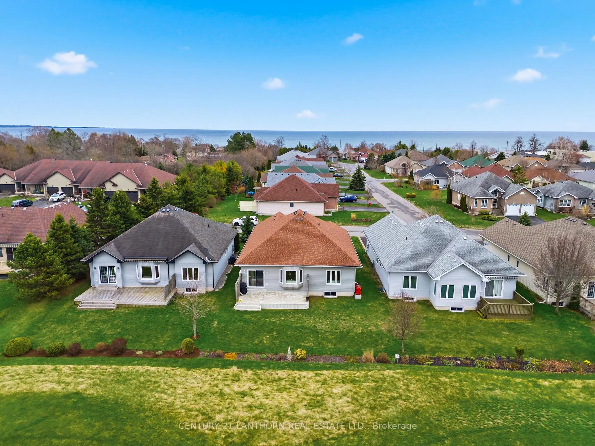Photo 41 of 43 Aletha Drive N, Prince Edward County, Wellington Ward — HOMEH