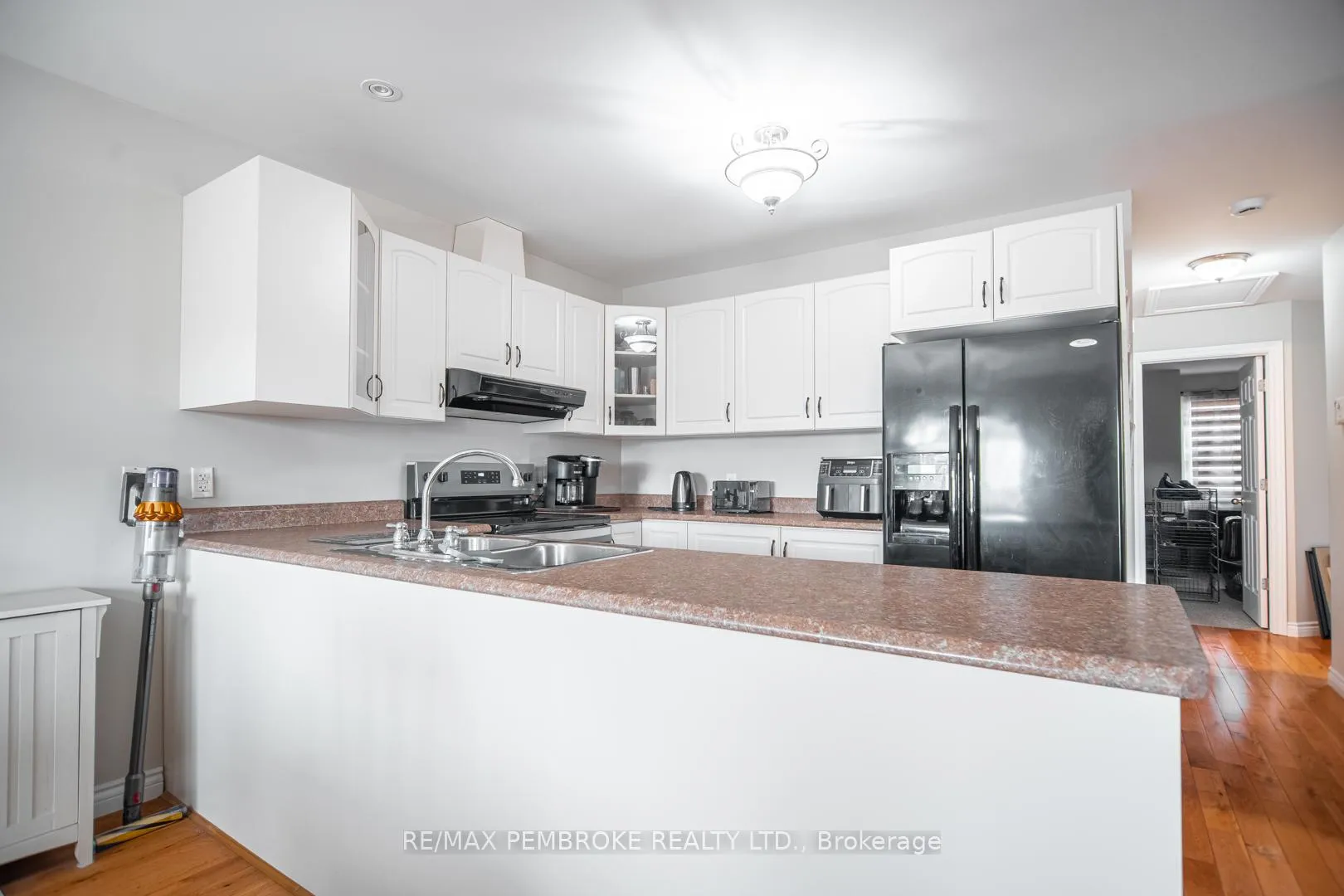 Photo 5 of 317 Matheson Drive, Pembroke — HOMEH