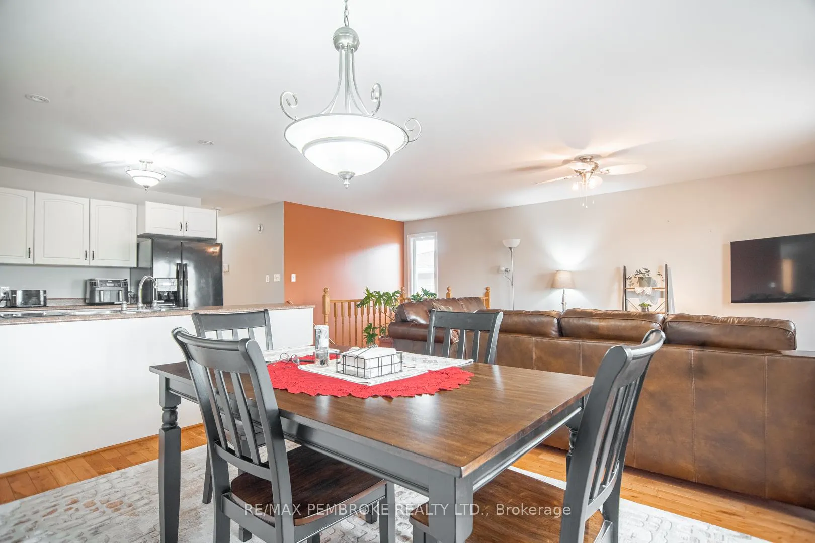 Photo 11 of 317 Matheson Drive, Pembroke — HOMEH