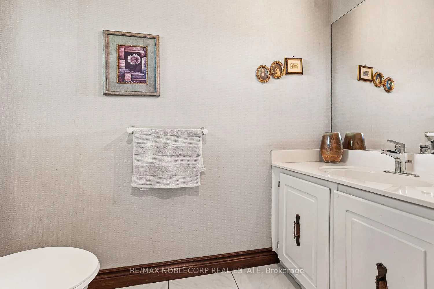 Photo 13 of 10201 Clarkway Drive, Brampton, Highway 427 — HOMEH