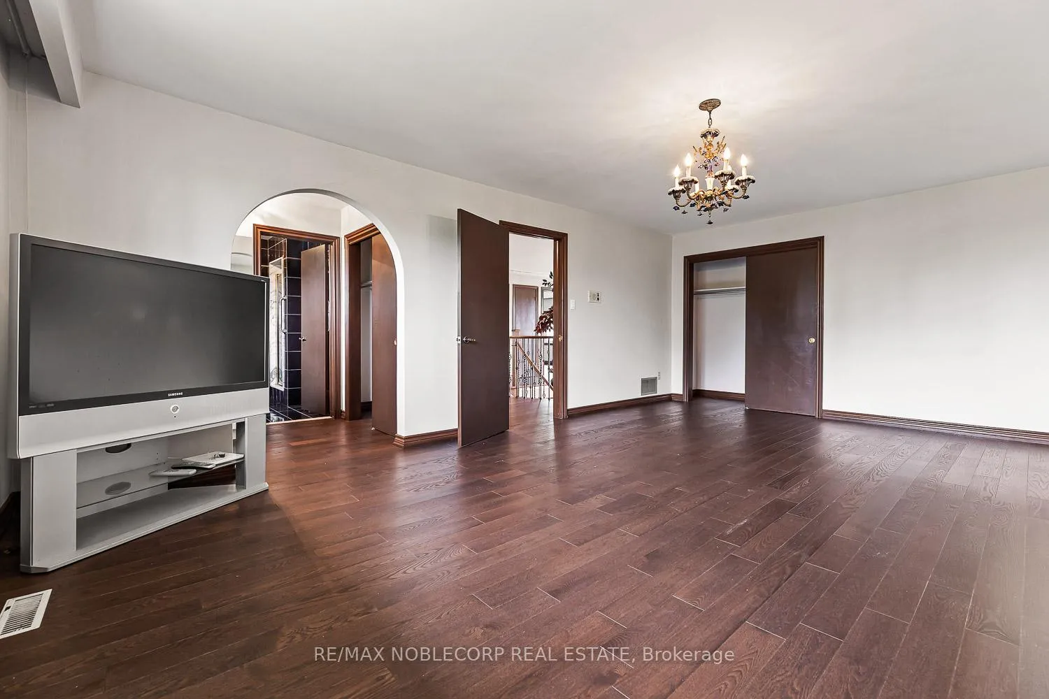 Photo 21 of 10201 Clarkway Drive, Brampton, Highway 427 — HOMEH