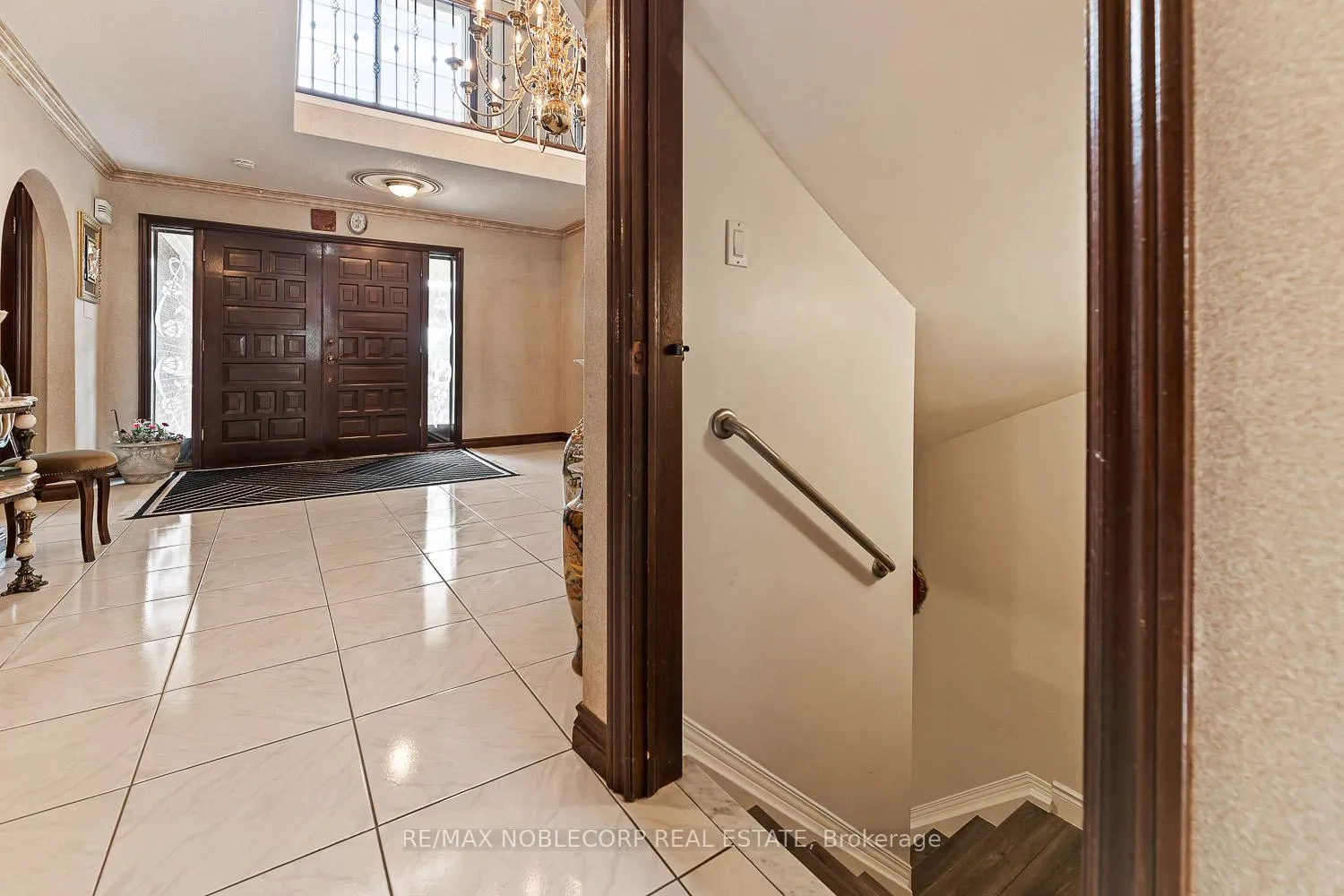 Photo 24 of 10201 Clarkway Drive, Brampton, Highway 427 — HOMEH