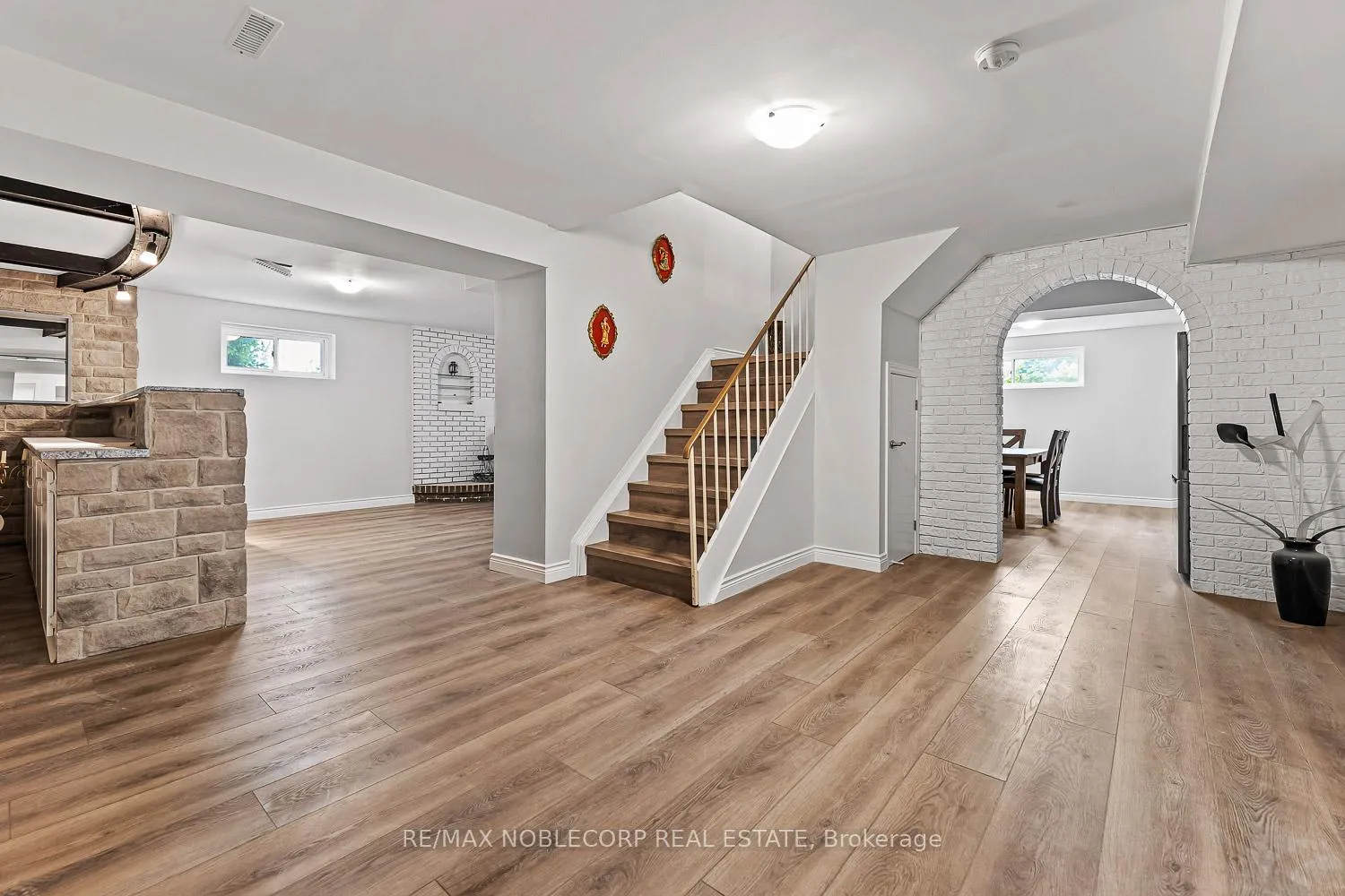 Photo 25 of 10201 Clarkway Drive, Brampton, Highway 427 — HOMEH