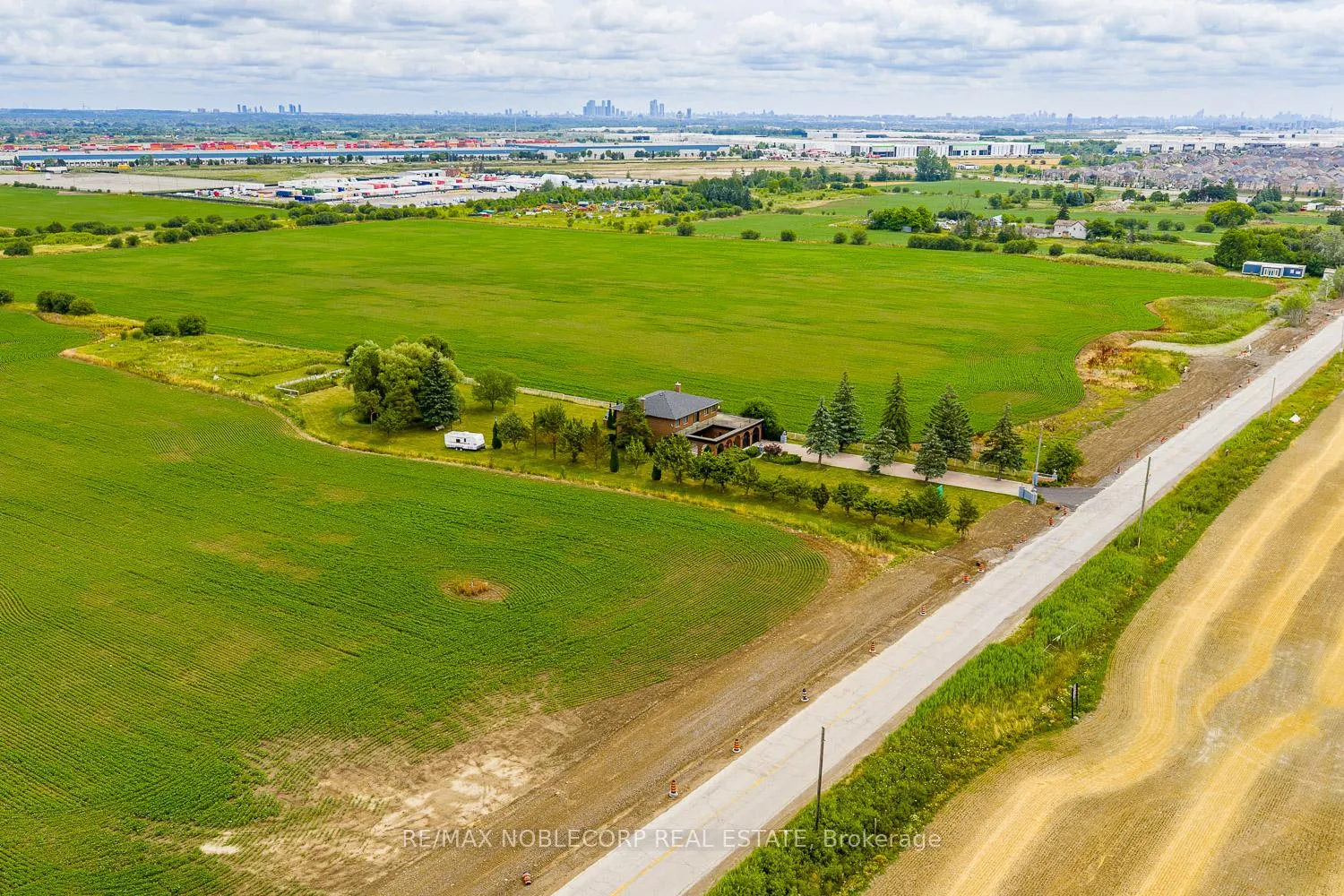 Photo 37 of 10201 Clarkway Drive, Brampton, Highway 427 — HOMEH