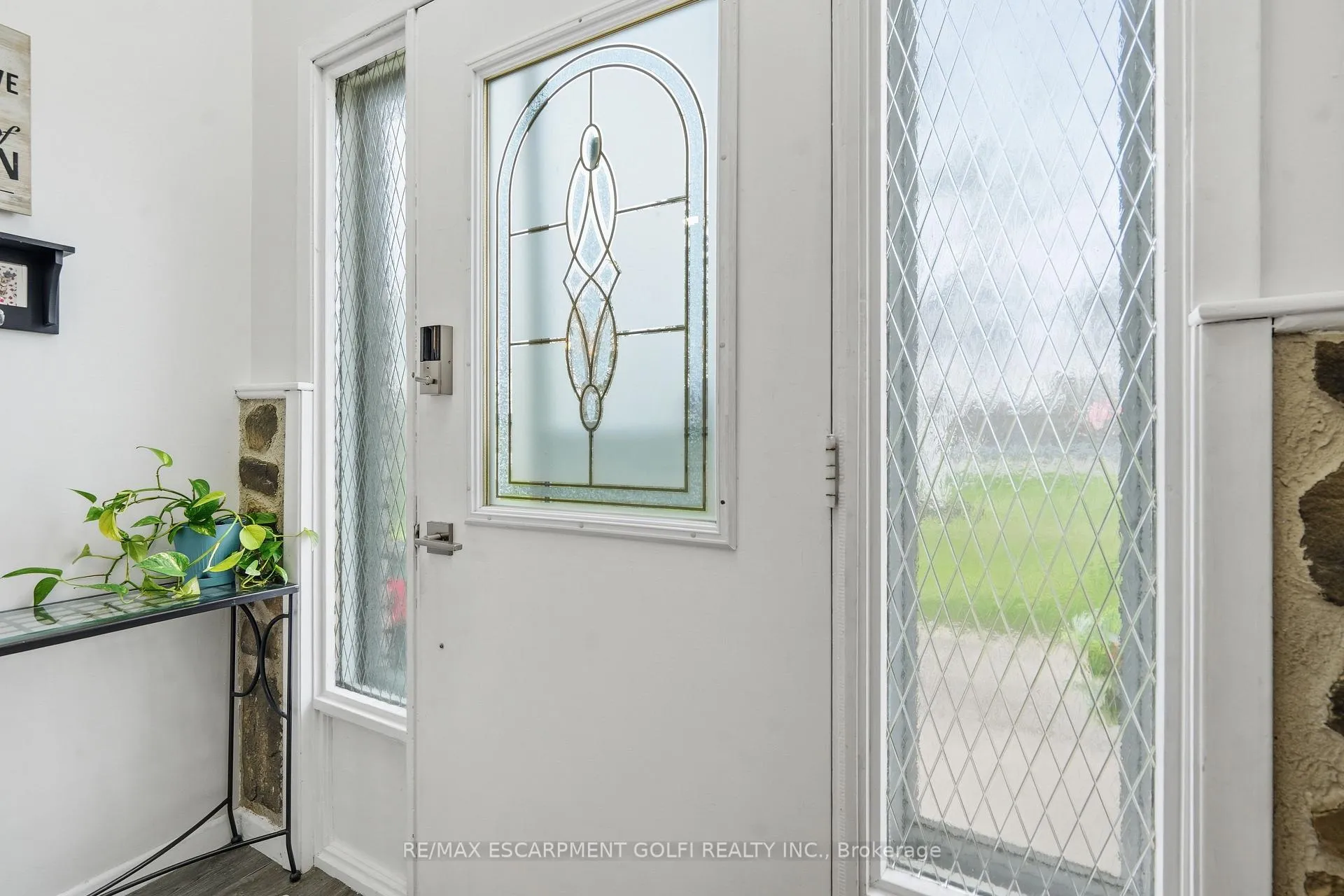 Photo 4 of 1118 Diltz Road, Haldimand, Dunnville — HOMEH