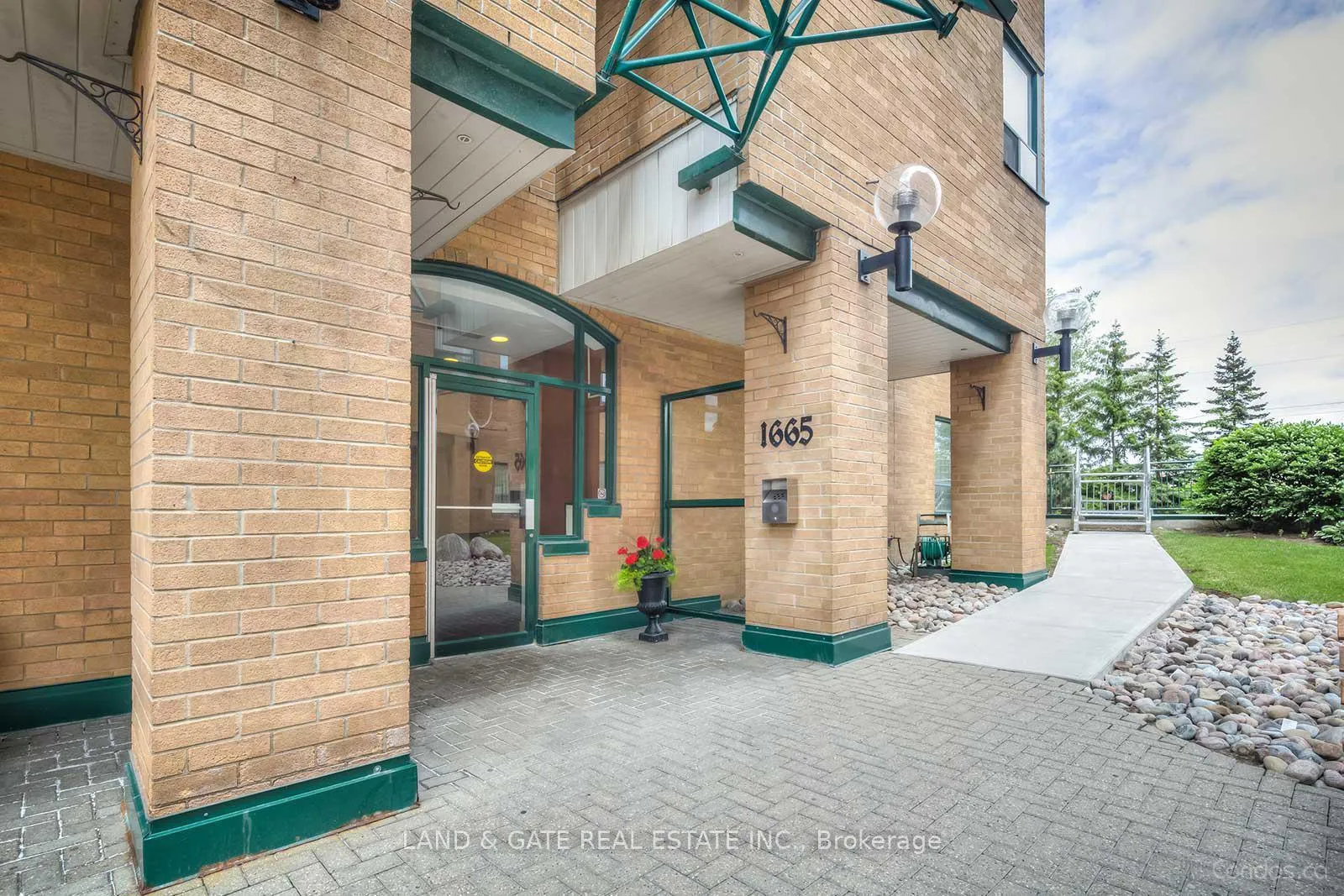 Photo 2 of Unit 512, 1665 Pickering Parkway, Pickering, Village East — HOMEH